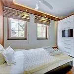 Mala Anglia - Boutique & 4*