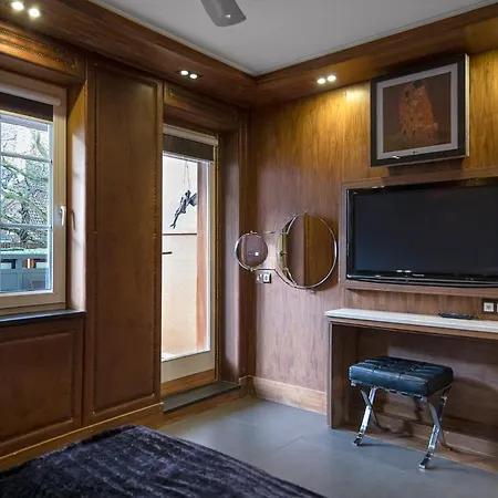 Mala Anglia - Boutique &