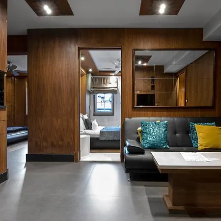 Mala Anglia - Boutique & 4* ソポト